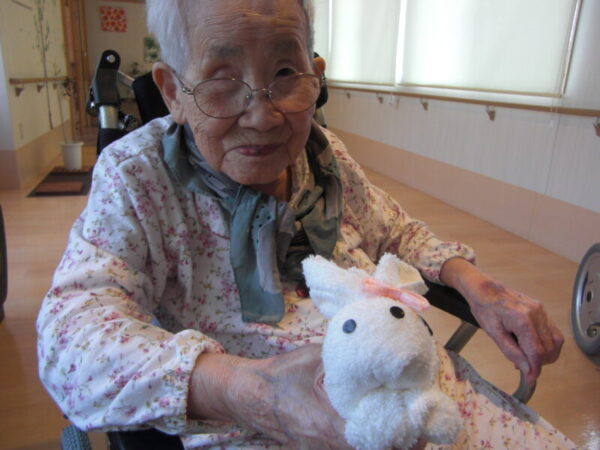 CIMG5394 600x450 - タオルで🐰うさぎ作り・・ユニット編