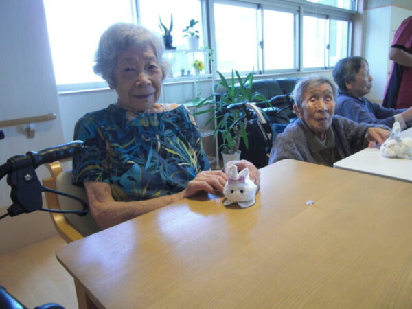 CIMG5396 600x450 - タオルで🐰うさぎ作り・・ユニット編