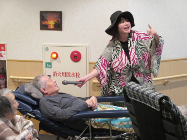 ボランティアさんの歌と演劇🎤🎵✨ IMG 0045 2 600x450 - ボランティアさんの歌と演劇🎤🎵✨
