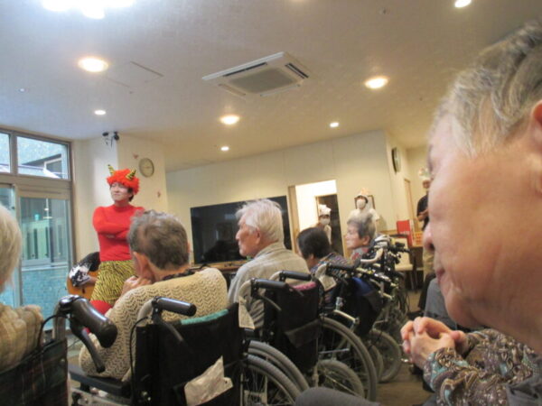 ボランティアさんの歌と演劇🎤🎵✨ IMG 0083 1 600x450 - ボランティアさんの歌と演劇🎤🎵✨
