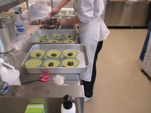 IMG 0003 1 600x450 - 栄養士実習生のおやつ作り🍮🍨✨