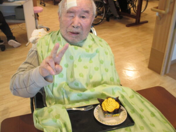 IMG 0044 600x450 - ユニット行事　誕生日会とおやつのバイキング🎃✨✨