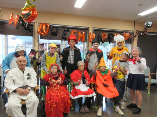 IMG 7350 1 600x450 - 【季節行事】ハロウィン仮装大会①