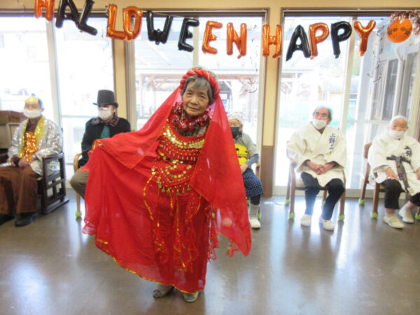 IMG 7386 600x450 - 【季節行事】ハロウィン仮装大会⓶