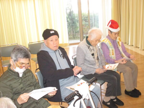 IMG 0005 1 600x450 - 津の街＆津ケアホーム合同クリスマス会🎄🎅⛄✨