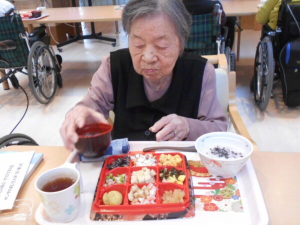 DSCN0532 600x450 - 新年２０２４年おせち🎍多床室