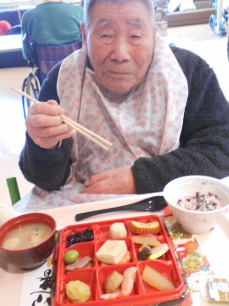 DSCN0543 450x600 - 新年２０２４年おせち🎍多床室