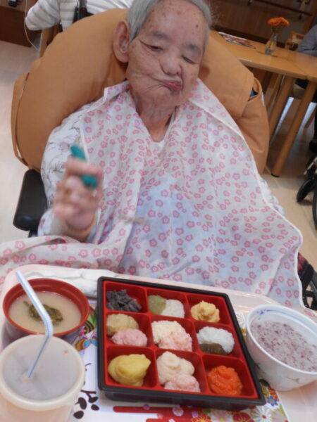 DSCN0544 450x600 - 新年２０２４年おせち🎍多床室