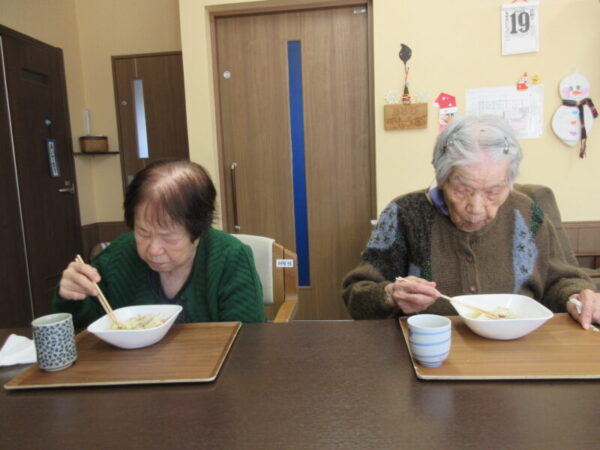 IMG 6275 600x450 - 【季節行事】鍋忘年会