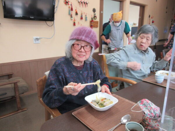 IMG 6339 600x450 - 【季節行事】鍋忘年会