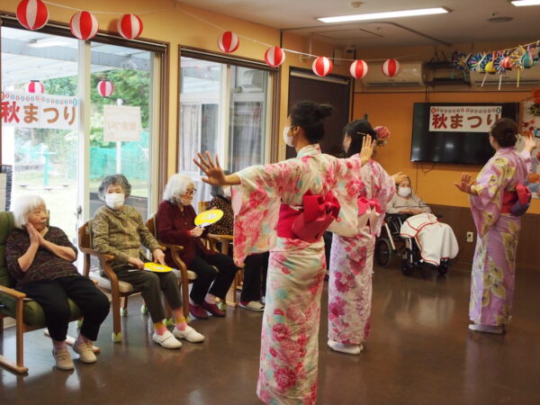 PA065164 600x450 - 【季節行事】秋祭り1日目