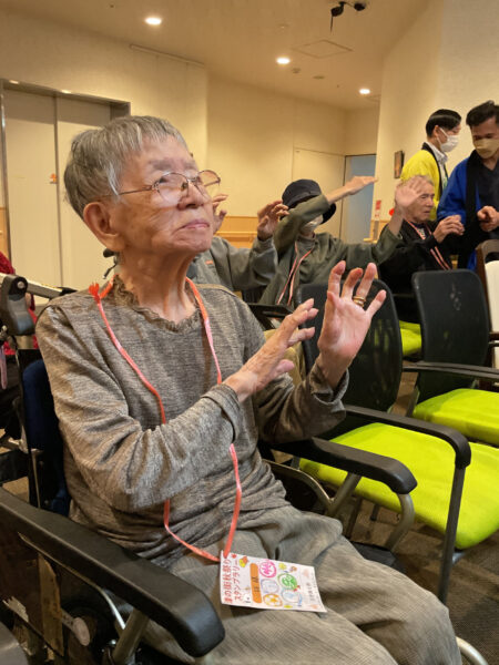 IMG 0583 450x600 - 秋祭りリハビリレク＆音楽鑑賞