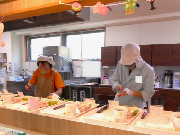 DSCN0981 600x450 - ２月行事食　海鮮丼🦐🍚