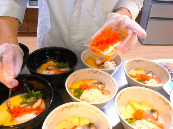 DSCN0983 600x449 - ２月行事食　海鮮丼🦐🍚