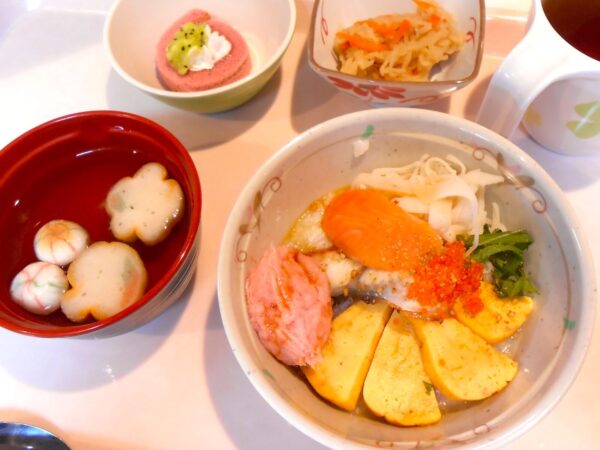 DSCN0989 600x450 - ２月行事食　海鮮丼🦐🍚