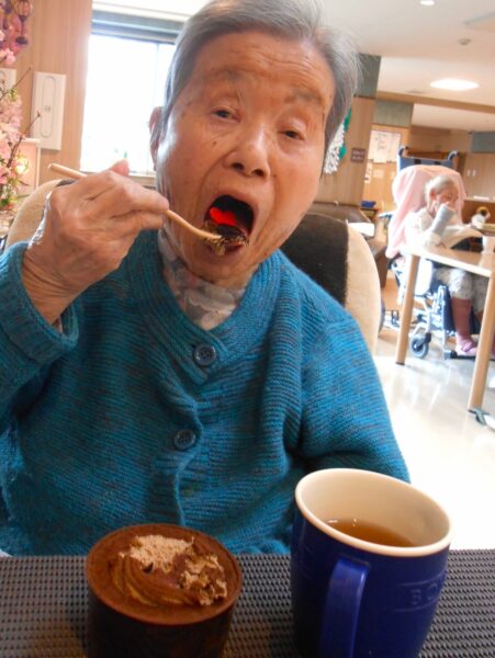 DSCN1042 451x600 - ２月行事食　海鮮丼🦐🍚