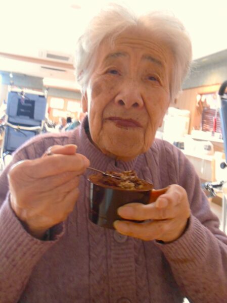 DSCN1052 449x600 - ２月行事食　海鮮丼🦐🍚