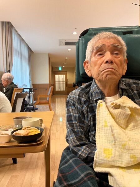 IMG 0225 450x600 - ２月の行事食『　海鮮丼　』