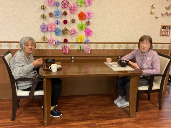 IMG 0979 600x450 - ２月の行事食『　海鮮丼　』