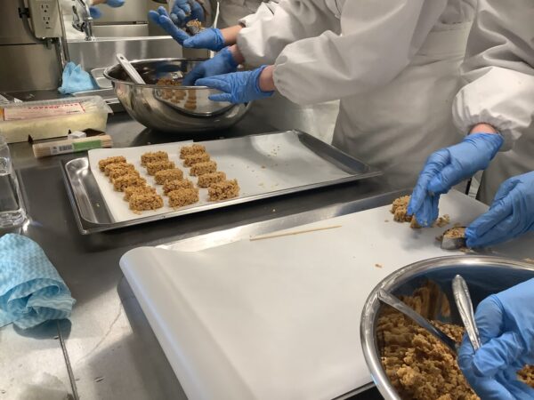 IMG 3353 600x450 - 三重短期大学生との地域連携事業