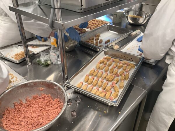 IMG 3377 600x450 - 三重短期大学生との地域連携事業