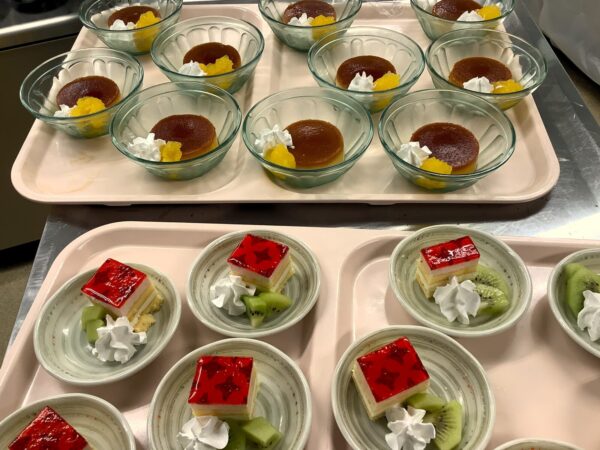 IMG 4165 600x450 - ２月の行事食『　海鮮丼　』