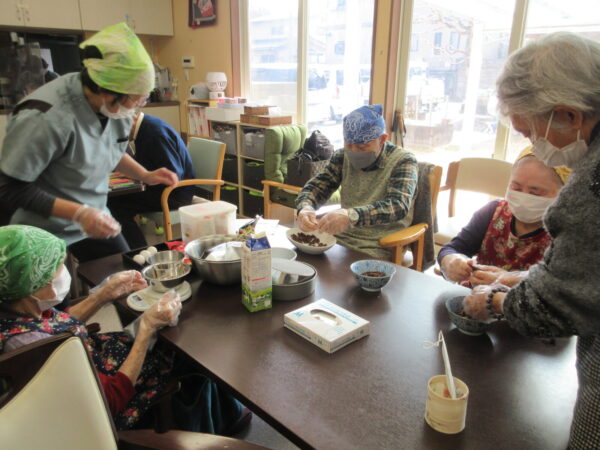 IMG 5317 600x450 - 【季節行事・レクリエーション】バレンタインデー💖と楽しいゲーム