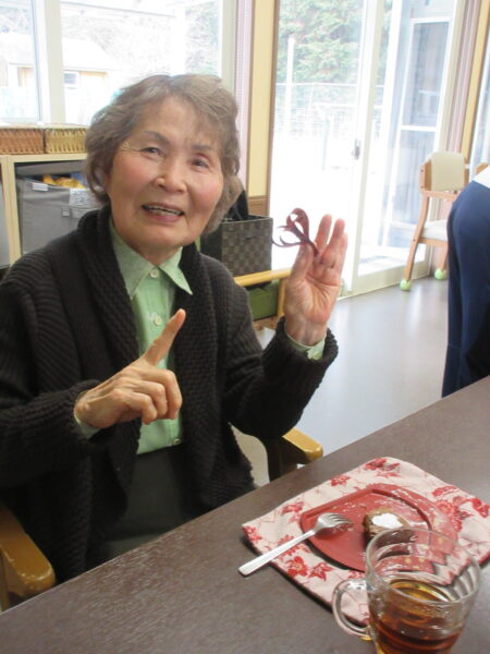 IMG 5360 450x600 - 【季節行事・レクリエーション】バレンタインデー💖と楽しいゲーム