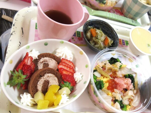 IMG 0904 600x450 - ユニット行事　ひな祭り🎎(^&omega;^)