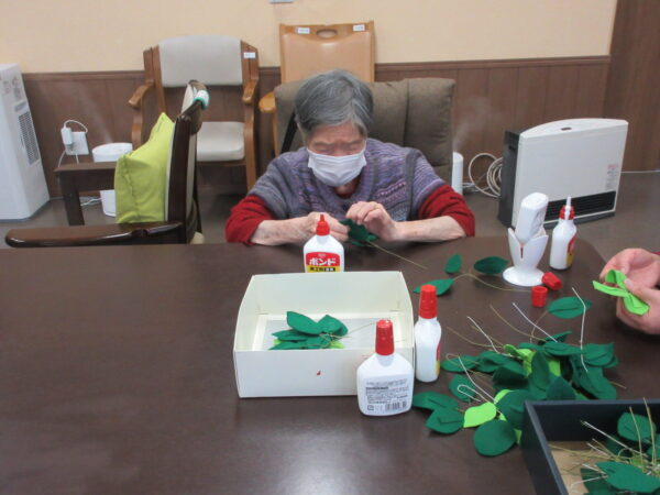 IMG 5790 600x450 - 【季節行事】小学校の卒業式に布花を贈りました。