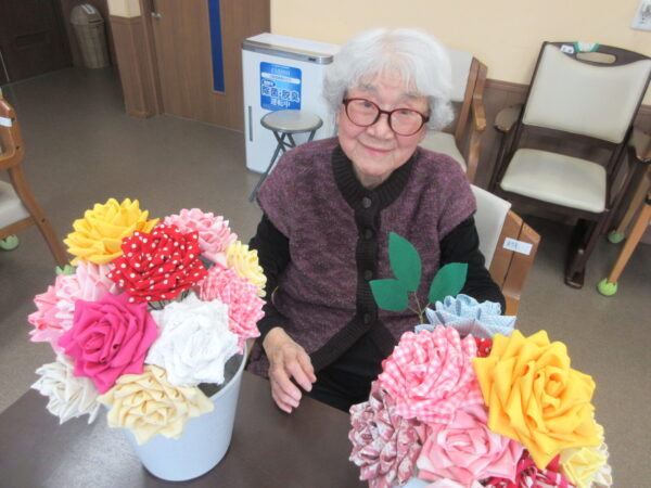 IMG 5853 600x450 - 【季節行事】小学校の卒業式に布花を贈りました。