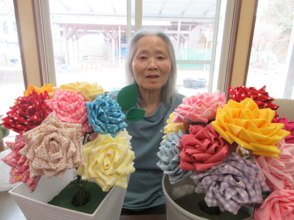 IMG 5857 600x450 - 【季節行事】小学校の卒業式に布花を贈りました。