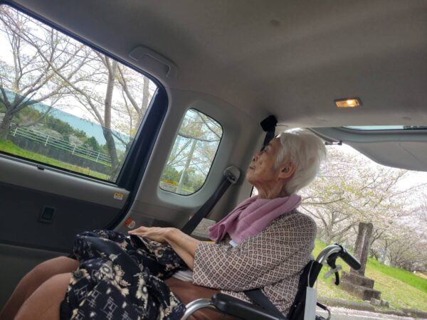 1000012399 600x450 - ４月　お花見に行ってきました🌸