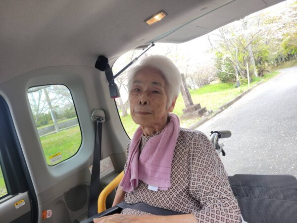 1000012400 600x450 - ４月　お花見に行ってきました🌸