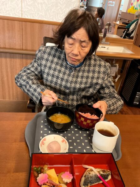 IMG 0123 450x600 - ４月行事食『春の松花堂弁当』🍱✨