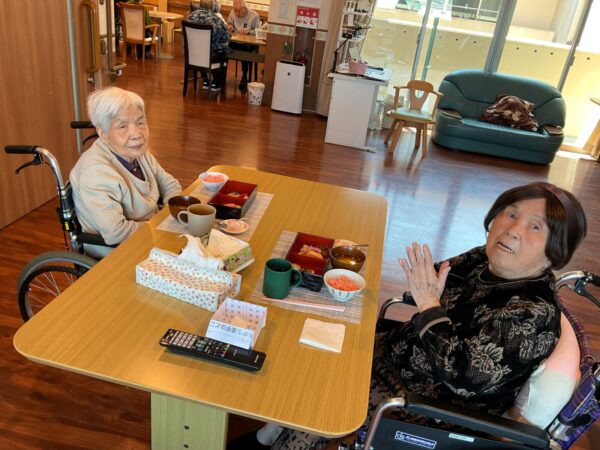 IMG 0134 600x450 - ４月行事食『春の松花堂弁当』🍱✨