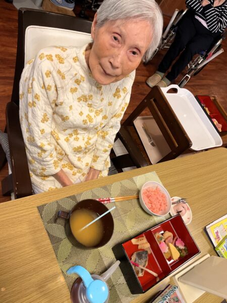 IMG 01431 450x600 - ４月行事食『春の松花堂弁当』🍱✨