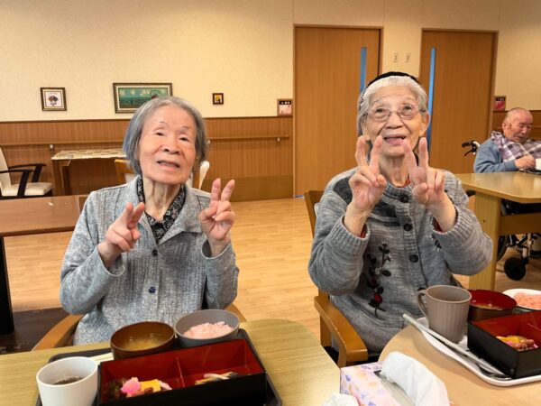 IMG 0270 600x450 - ４月行事食『春の松花堂弁当』🍱✨