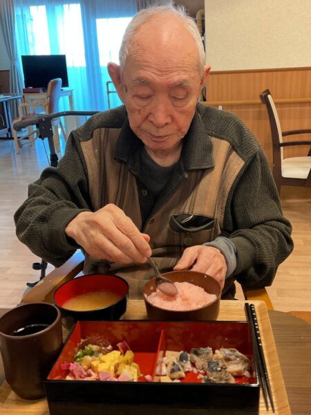 IMG 0273 450x600 - ４月行事食『春の松花堂弁当』🍱✨