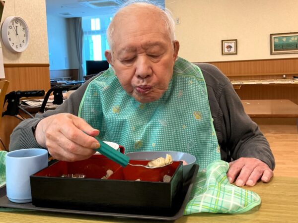 IMG 0276 600x450 - ４月行事食『春の松花堂弁当』🍱✨