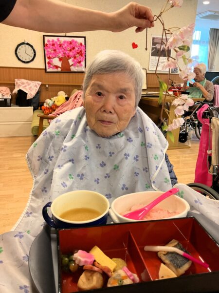 IMG 0395 1 450x600 - ４月行事食『春の松花堂弁当』🍱✨