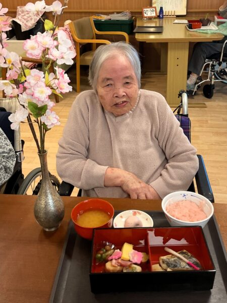 IMG 0397 1 450x600 - ４月行事食『春の松花堂弁当』🍱✨