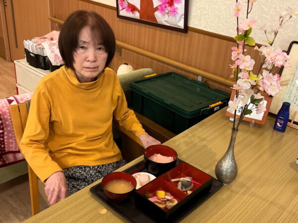 IMG 0407 600x450 - ４月行事食『春の松花堂弁当』🍱✨