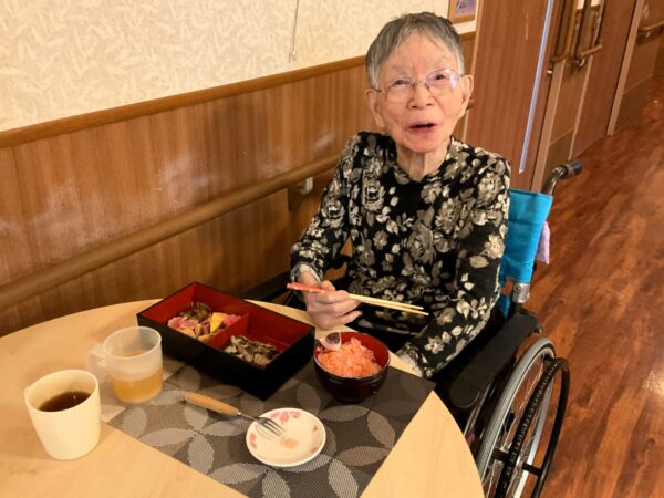 IMG 0481 600x450 - ４月行事食『春の松花堂弁当』🍱✨