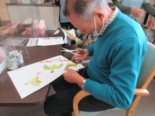 IMG 6201 600x450 - 【レクリエーション】さくらの壁画🌸