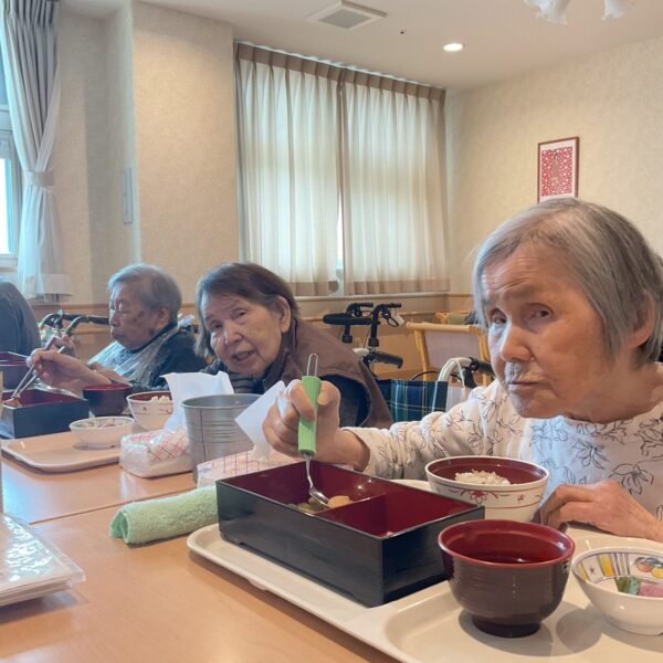 IMG 0258 600x600 - 春の松花弁当🌸
