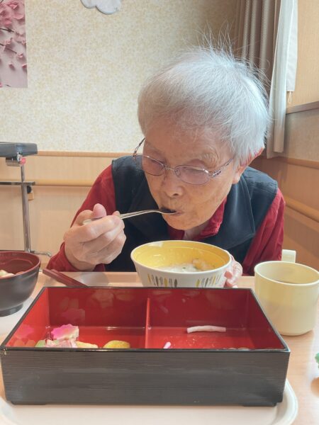IMG 0579 450x600 - 春の松花弁当🌸