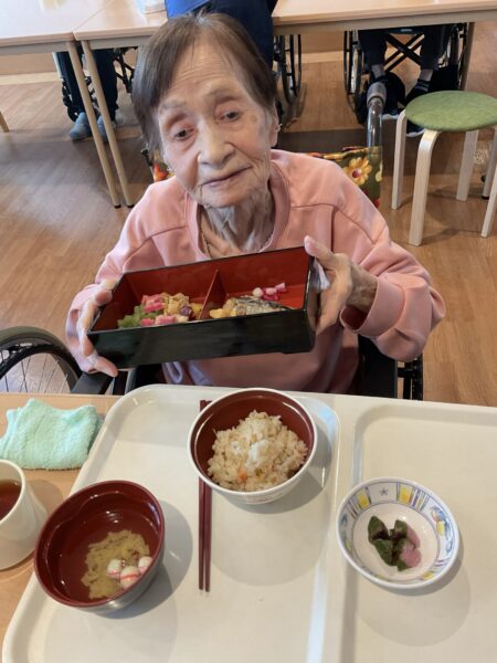 IMG 0839 450x600 - 春の松花弁当🌸