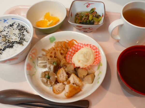 DSCN1945 600x450 - 多床室　行事食　幕ノ内盛り合わせ🍱✨