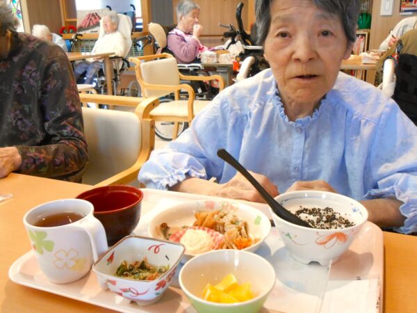 DSCN1969 600x450 - 多床室　行事食　幕ノ内盛り合わせ🍱✨